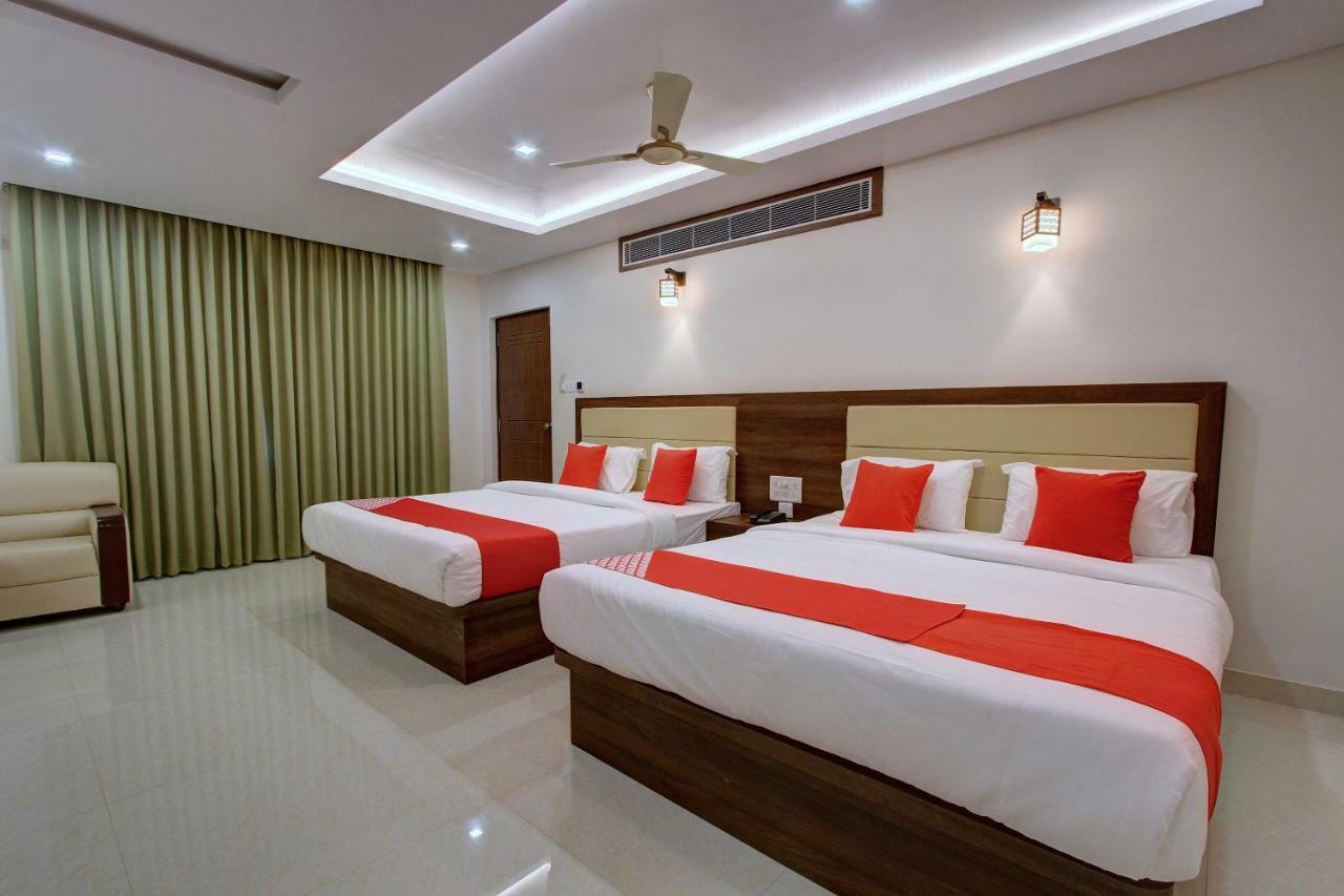 Hotel Ambika International Byndoor Bainduru Exterior foto
